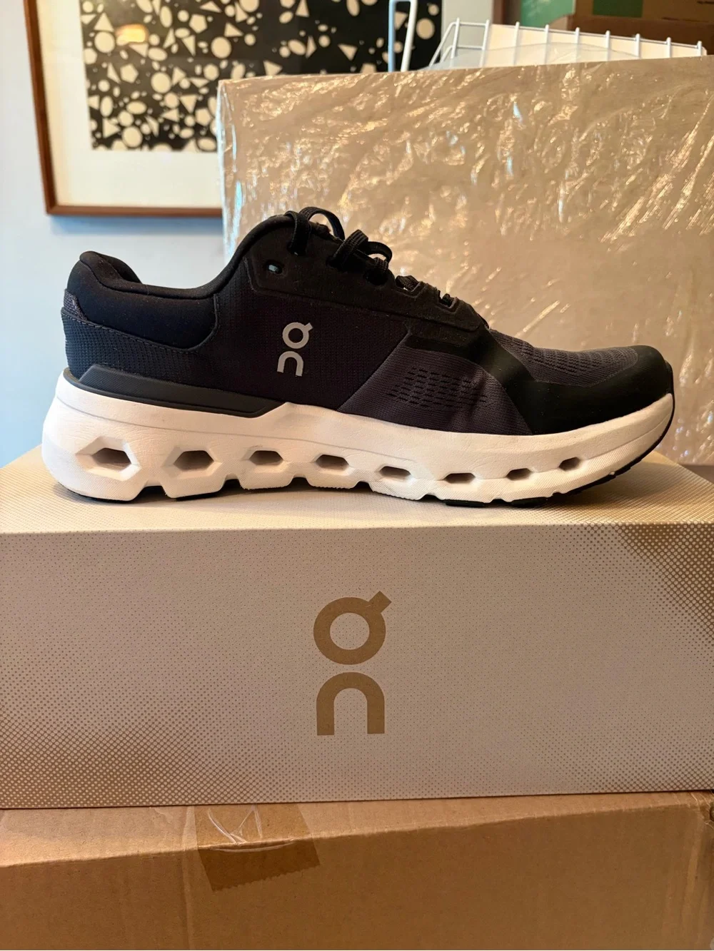 On Running Cloudswift Black and Gray Athletic Shoes